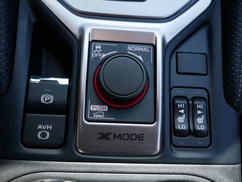 Used 2024 Subaru Forester Premium image 30