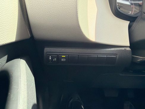 Used 2025 Toyota Corolla LE FWD image 26
