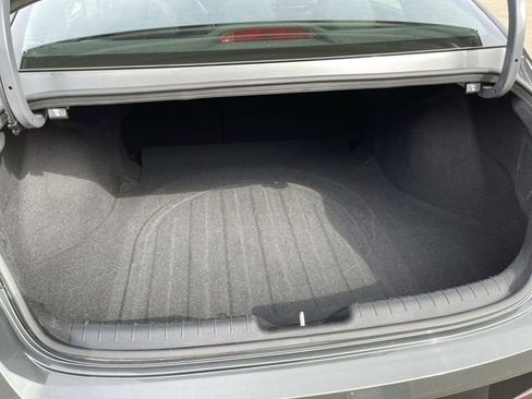 Used 2024 Hyundai Elantra Limited image 24