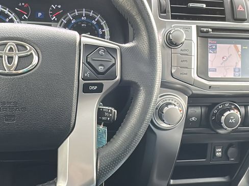 Used 2019 Toyota 4Runner SR5 Premium image 18