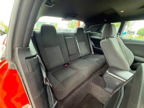 Used 2016 Dodge Challenger SXT RWD image 32