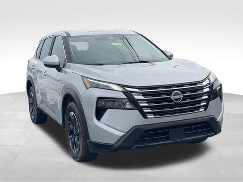 Certified 2024 Nissan Rogue SV image 3