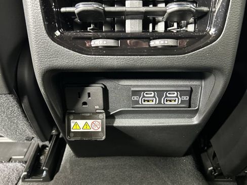 Used 2025 Jeep Grand Cherokee Altitude w/ MOPAR Finishing Package AWD/4WD image 18