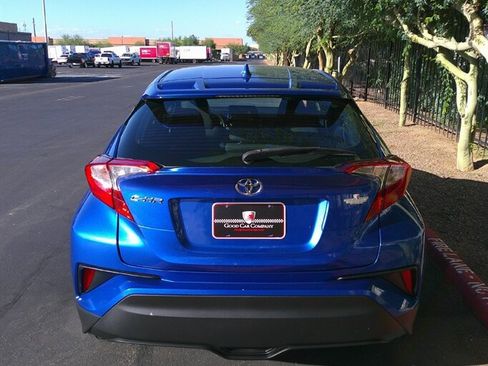 Used 2020 Toyota C-HR XLE image 4