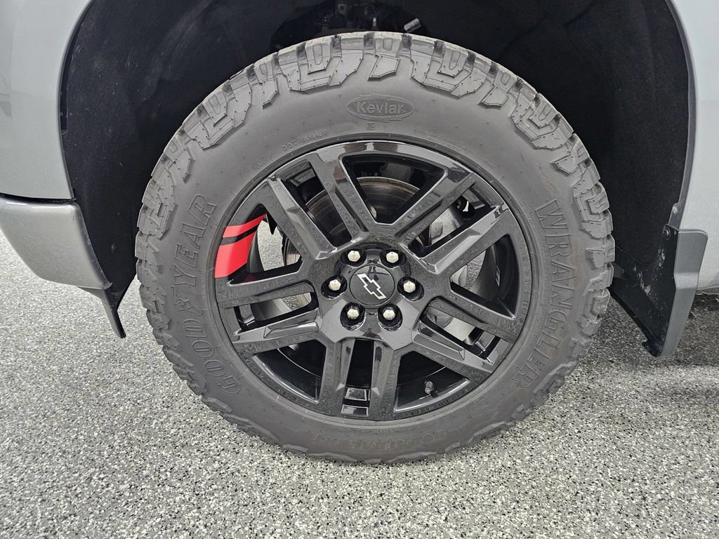 Used 2023 Chevrolet Silverado 1500 RST w/ Redline Edition AWD/4WD image 11