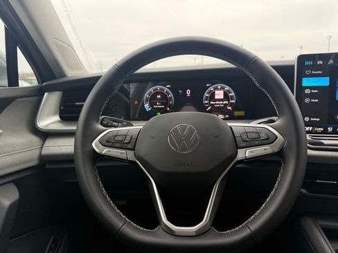 New 2026 Volkswagen Tiguan SE AWD/4WD image 12