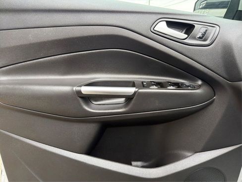 Used 2017 Ford Escape SE image 19