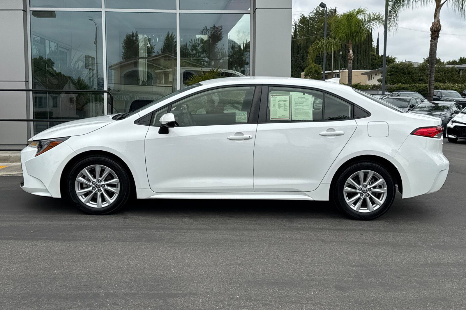 Used 2023 Toyota Corolla LE w/ LE Convenience Package FWD image 9