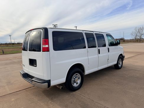 Used 2015 Chevrolet Express 2500 LT w/ LT Preferred Equipment Group image 23