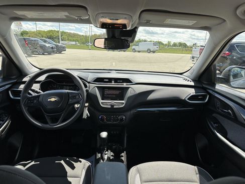 Used 2023 Chevrolet TrailBlazer LS FWD image 15