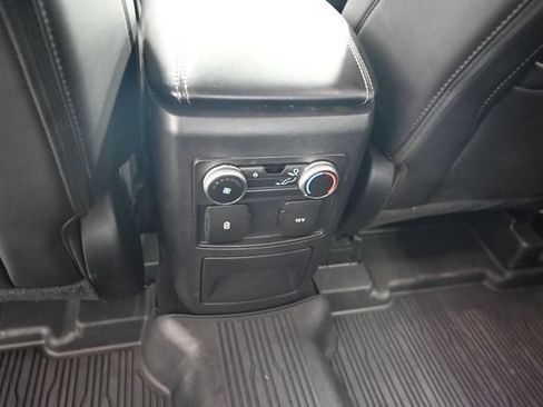 Used 2022 Ford Explorer XLT w/ Equipment Group 202A AWD/4WD image 30