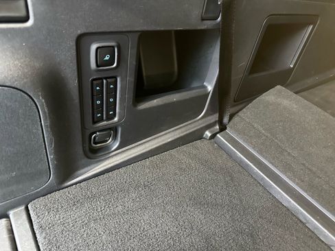 Certified 2025 Ford Expedition Active image 32