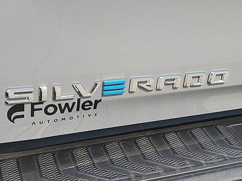 Used 2025 Chevrolet Silverado EV LT AWD/4WD image 37