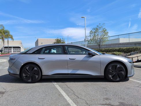 Used 2024 Lucid Air Pure image 11