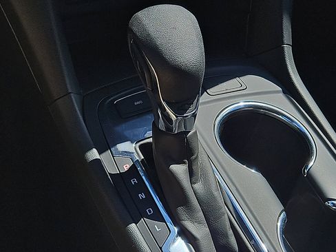 Used 2023 Chevrolet Equinox LT image 14