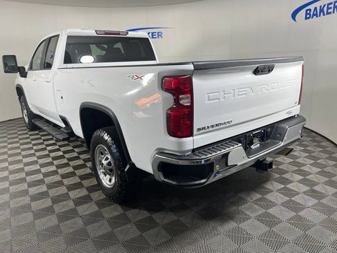 Used 2020 Chevrolet Silverado 2500 LT AWD/4WD image 3