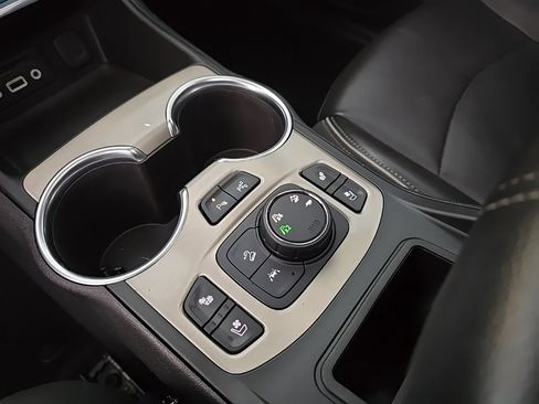 Used 2018 GMC Terrain Denali w/ Advanced Safety Package image 18