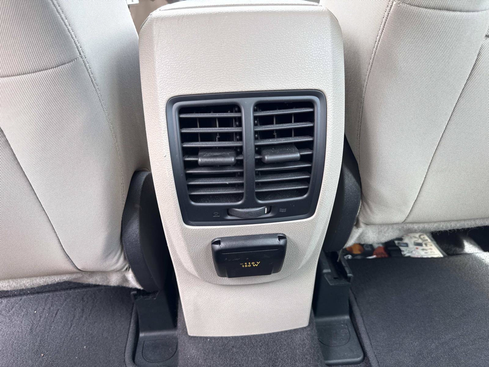 Used 2018 Ford C-MAX SE w/ Equipment Group 201A FWD image 28