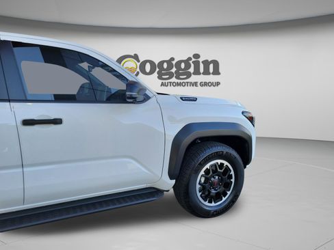Certified 2025 Toyota 4Runner TRD Off-Road Premium AWD/4WD image 32