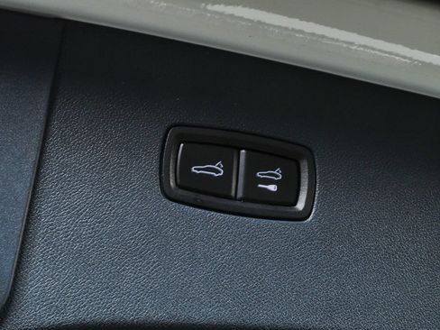 Certified 2021 Porsche Cayenne Coupe AWD/4WD image 33