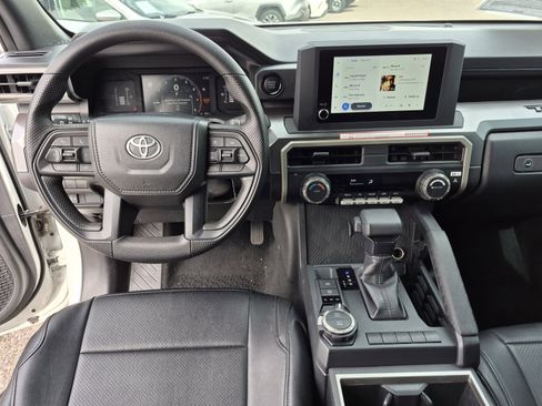 Certified 2025 Toyota Tacoma SR5 image 18