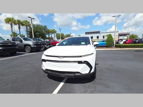 New 2026 Chevrolet Equinox EV LT FWD image 22