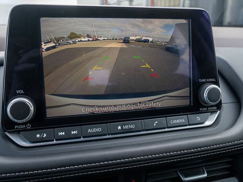 Used 2023 Nissan Rogue S image 13