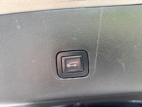 Used 2019 Chevrolet Traverse LT AWD/4WD image 35