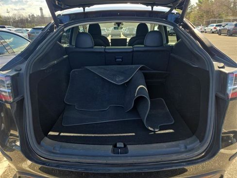 Used 2023 Tesla Model Y Long Range image 12
