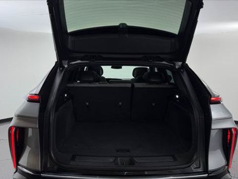 Used 2024 Cadillac Lyriq Tech RWD image 18