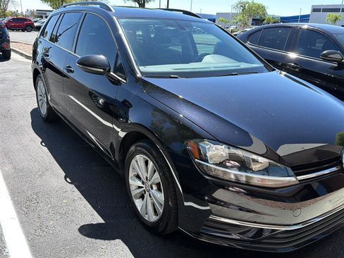 Used 2019 Volkswagen Golf S w/ Driver Assistance Package image 2