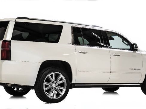 Used 2015 Chevrolet Suburban LTZ RWD image 3