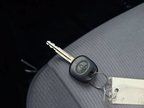 Used 2018 Toyota Corolla L FWD image 23