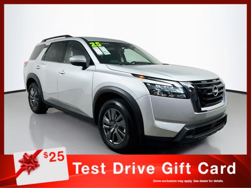 Used 2025 Nissan Pathfinder SV FWD image 1