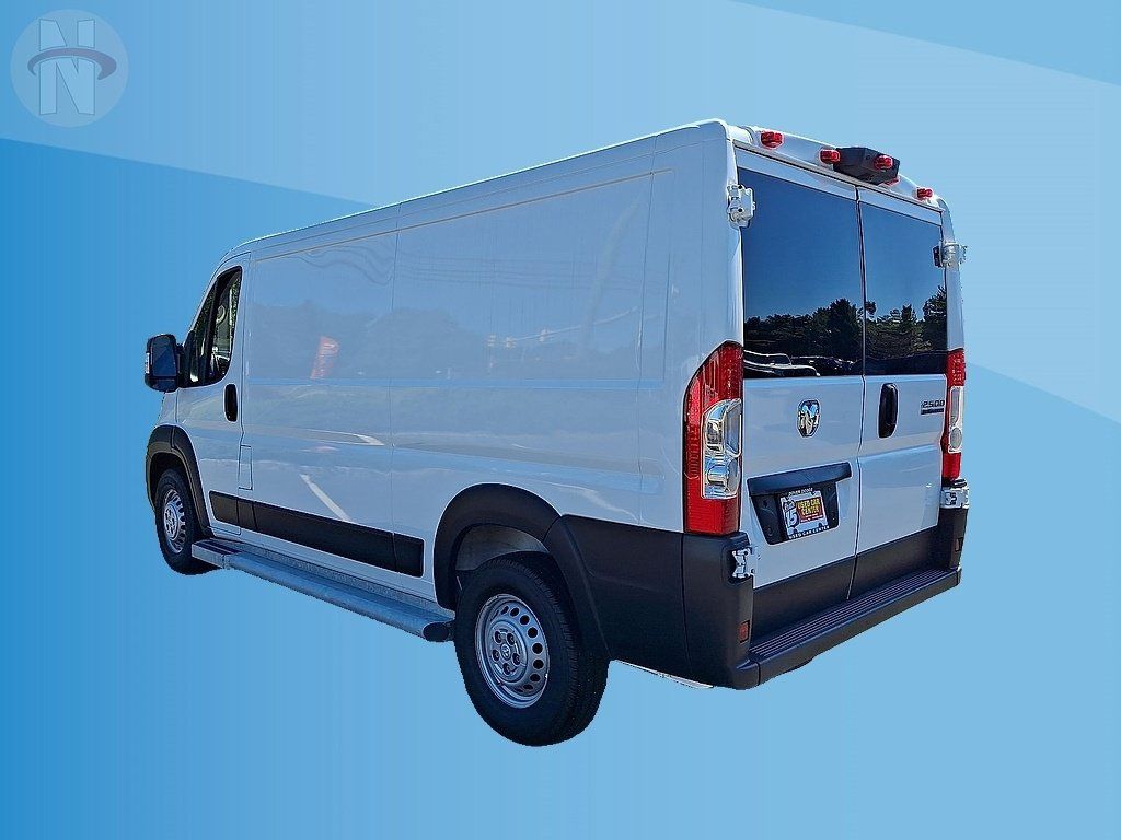 Used 2025 RAM ProMaster 2500 w/ U-Haul Equipment Group FWD image 11