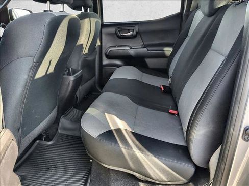 Used 2021 Toyota Tacoma TRD Sport image 17