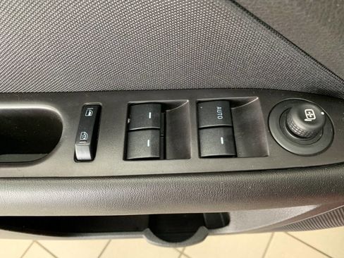 Used 2011 Ford Fusion SE w/ 202A Rapid Spec Order Code FWD image 21