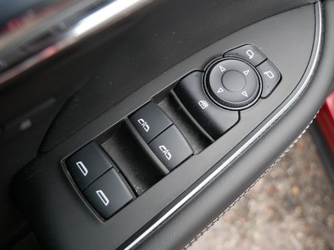 Used 2023 Buick Envision Avenir AWD/4WD image 13