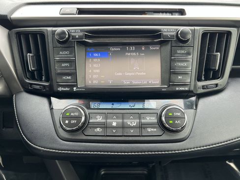 Used 2017 Toyota RAV4 XLE w/ Carpet Mat Package image 17