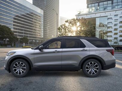 New 2025 Ford Explorer ST-Line w/ Premium Package