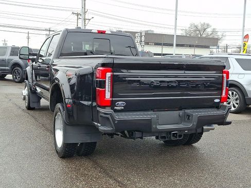 Certified 2025 Ford F450 Platinum w/ FX4 Off-Road Package image 8