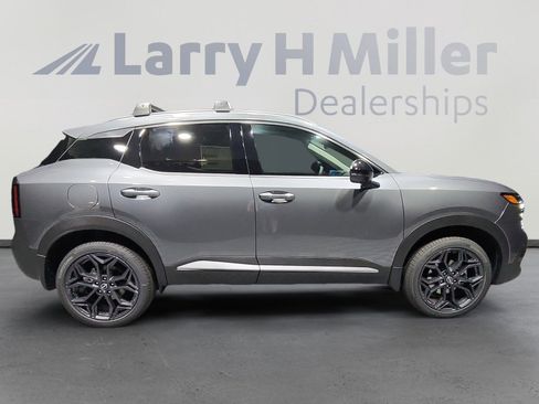 New 2026 Nissan Kicks SR FWD image 6