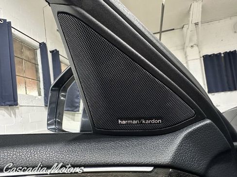 Used 2014 Mercedes-Benz E 550 4MATIC Sedan image 40