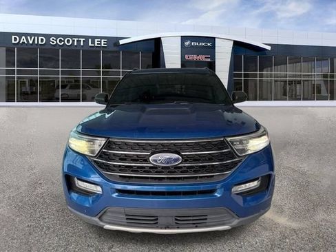 Used 2021 Ford Explorer XLT w/ Equipment Group 202A RWD image 2