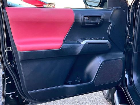 Certified 2021 Toyota Tacoma SR5 image 19