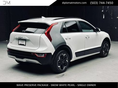 Used 2023 Kia Niro Wave w/ Wave Preserve Package FWD image 7