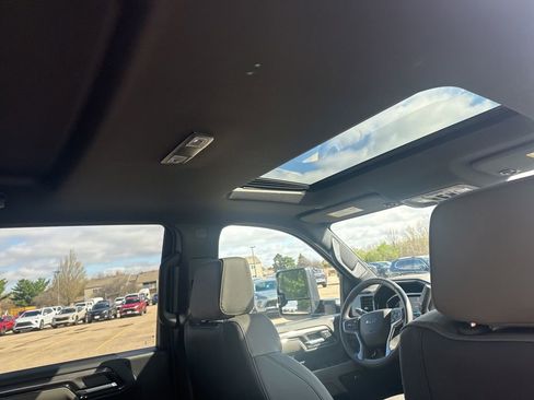 Used 2026 Chevrolet Silverado 2500 ZR2 image 12