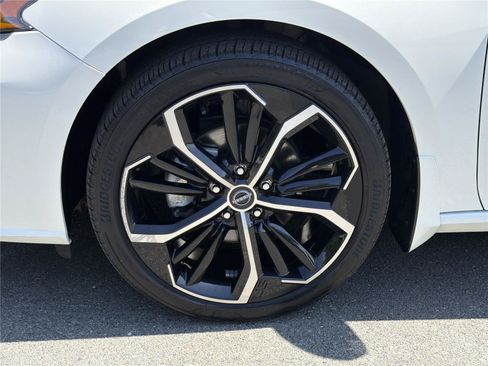 Used 2024 Nissan Altima 2.5 SR w/ SR Premium Package FWD image 32