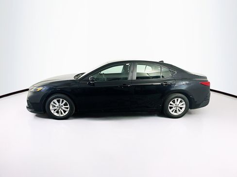 Used 2025 Toyota Camry LE image 4
