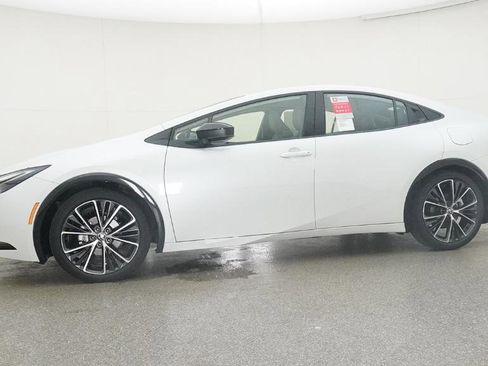 New 2025 Toyota Prius XLE image 8